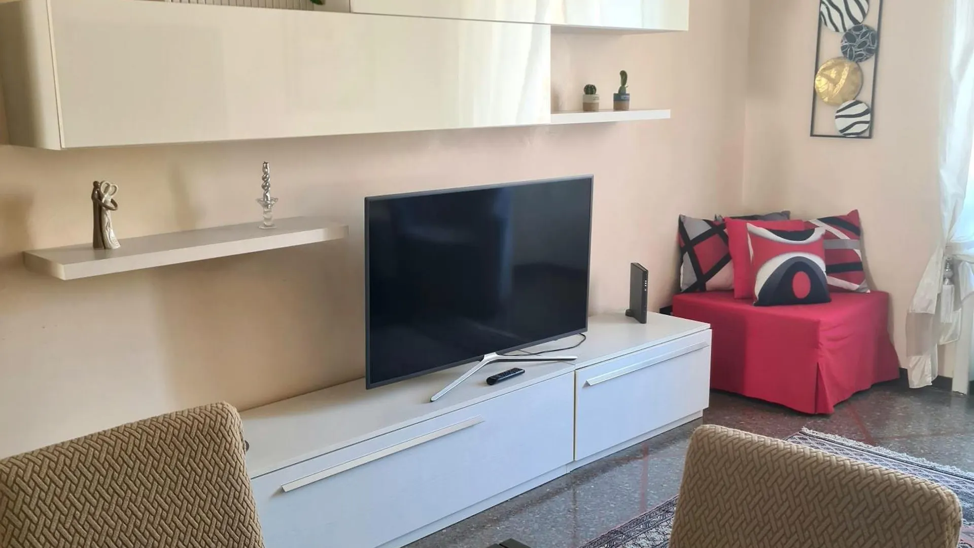 Red Moon House - Tra Policlinico E Piazza Bologna Daire Roma 0*,  İtalya